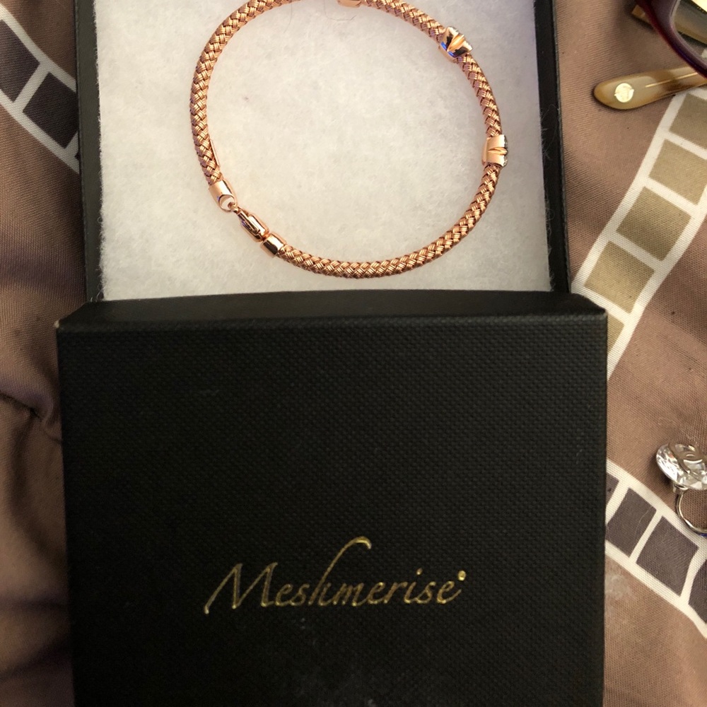 Meshmerise 18KT rose Gold Bracelet/Diamonds on “X”